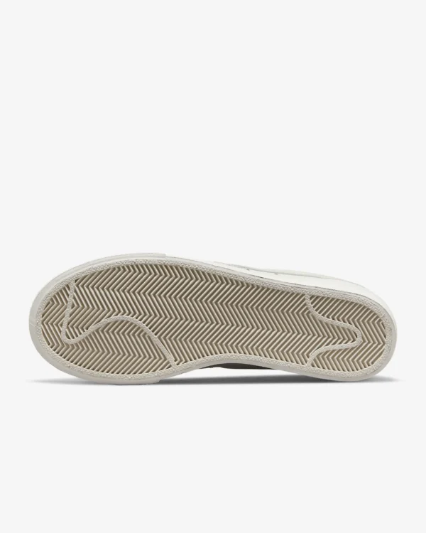 Nike Blazer Low Platform - Image 2